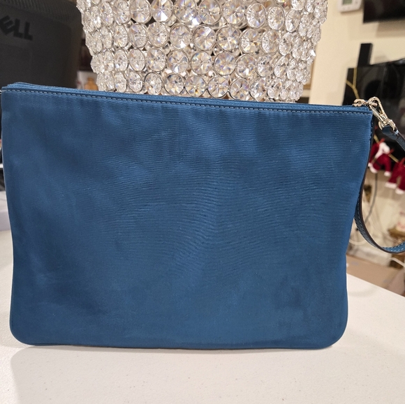 Kate Spade Large Wristlet - Picture 2 of 6